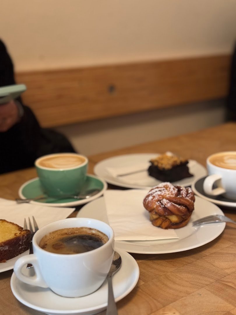 GÖTTLICH essen & trinken specialty coffee shop in Berlin - photo 4