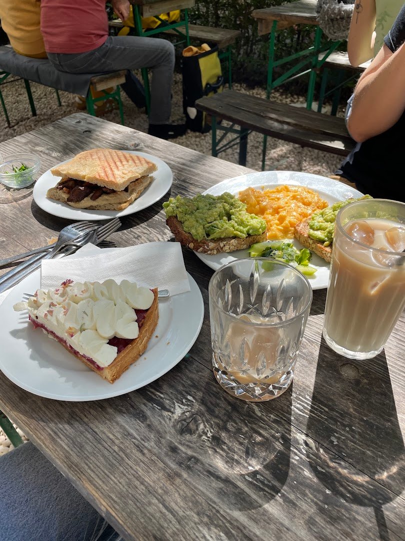 GÖTTLICH essen & trinken specialty coffee shop in Berlin - photo 6