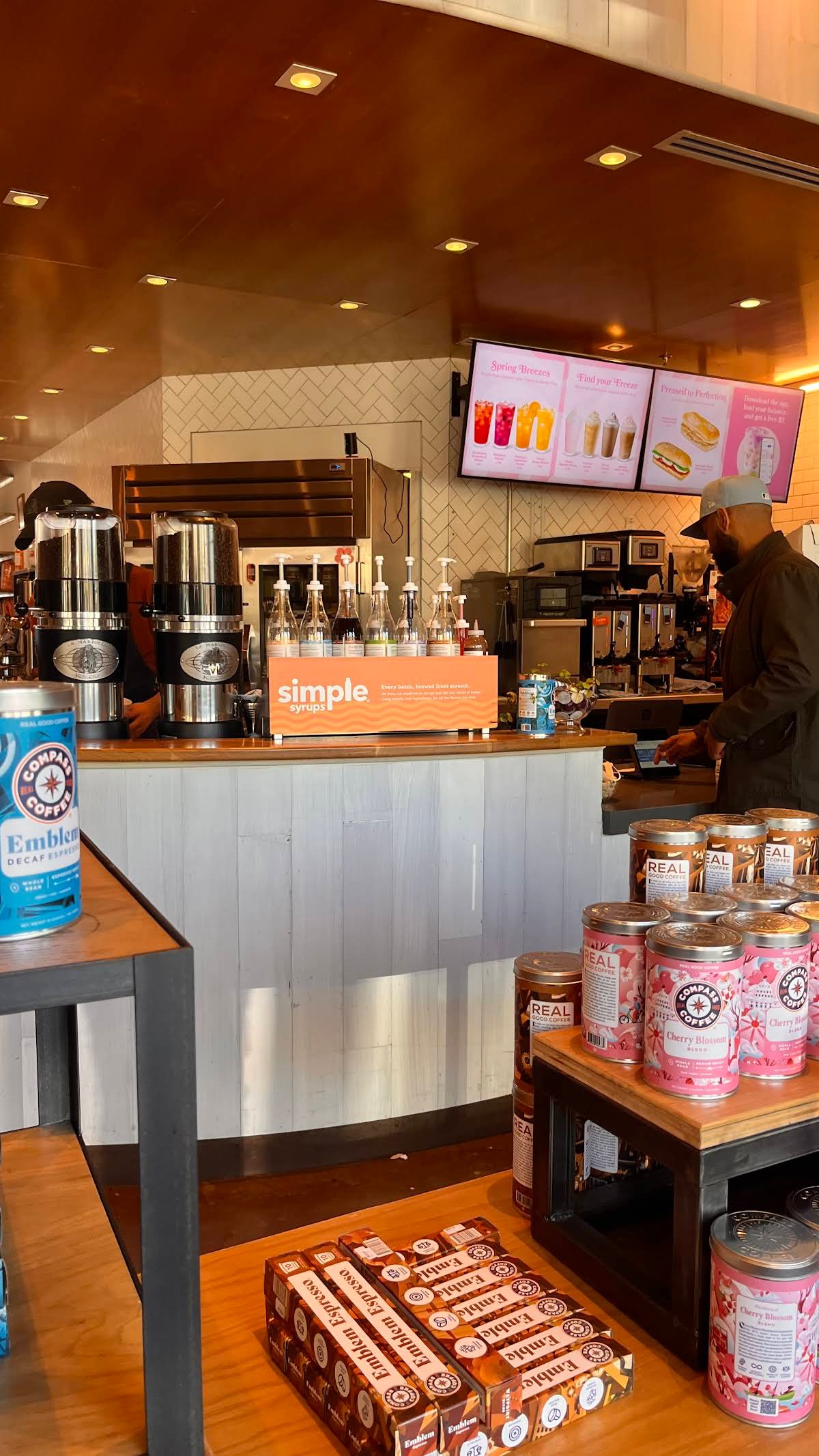 Compass Coffee specialty coffee shop in Washington, D.C. - photo 2