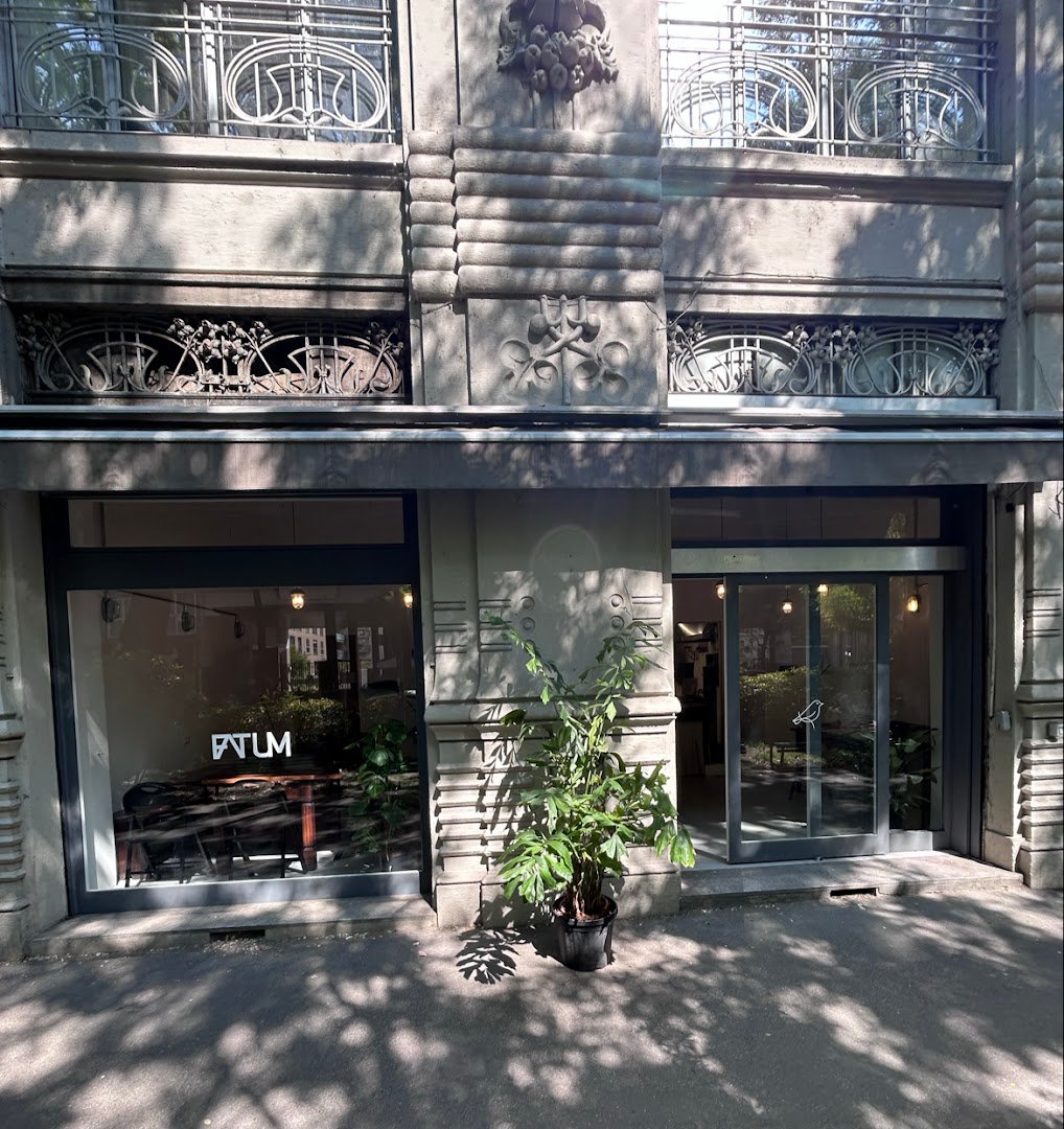 Storefront of Fatum Café, specialty coffee shop in Milan