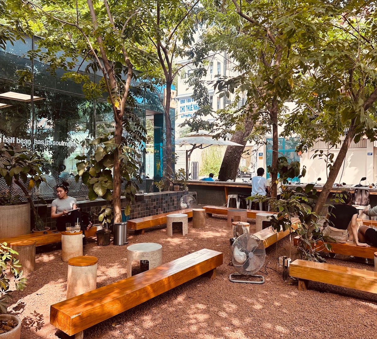 Every Half Coffee Roasters Tu Xuong specialty coffee shop in Ho Chi Minh City - photo 3