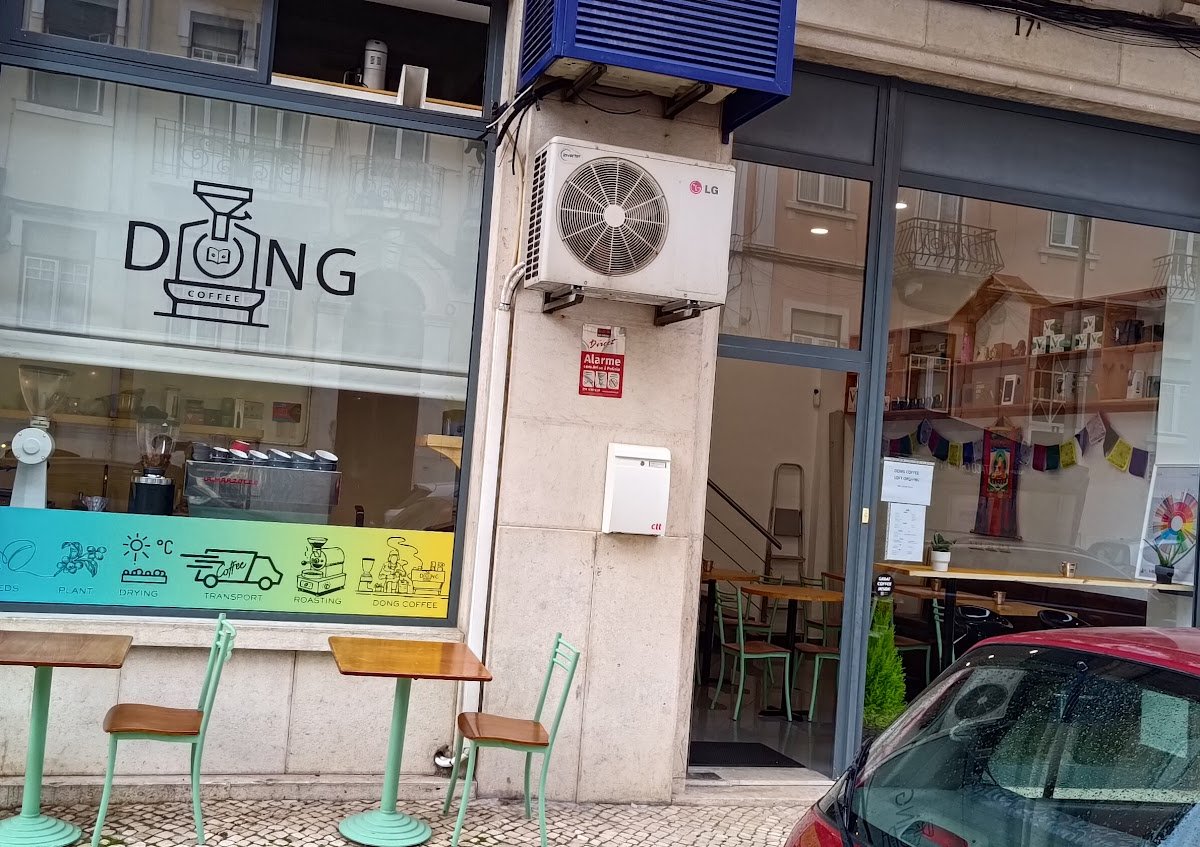 Storefront of Dong Coffee, specialty coffee shop in Lisbon
