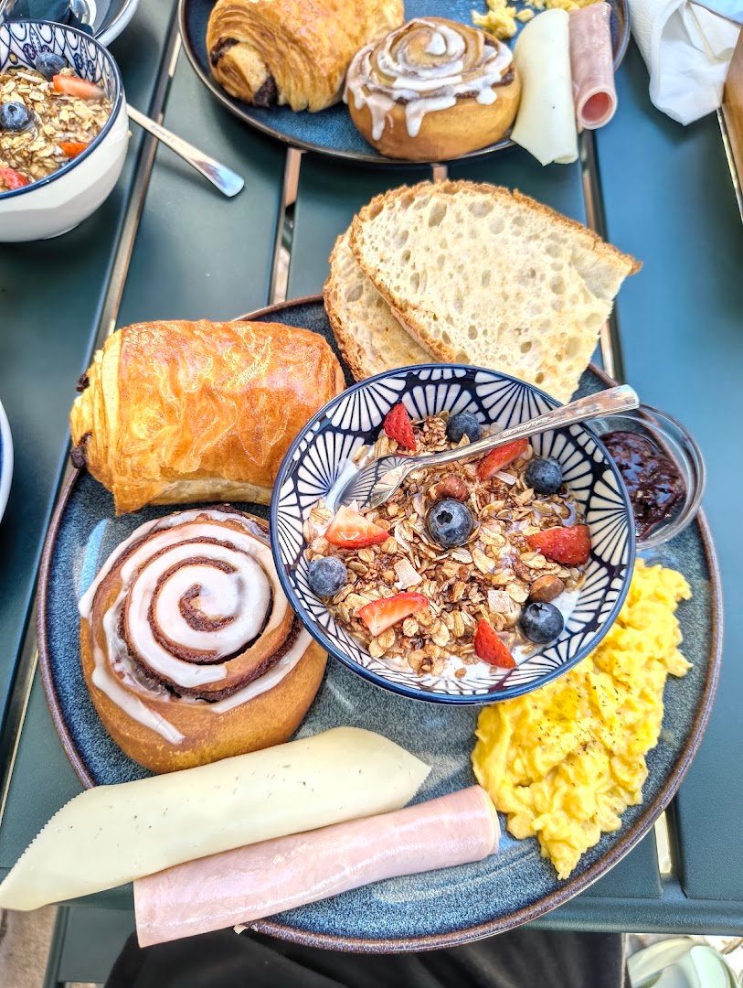 Food at Dong Coffee, specialty coffee shop in Lisbon