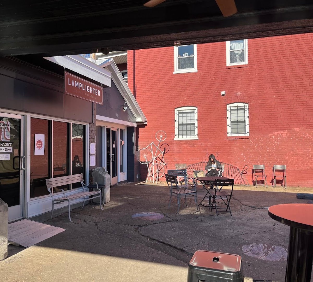 Storefront of Lamplighter Coffee Roasters - Addison St, specialty coffee shop in Richmond
