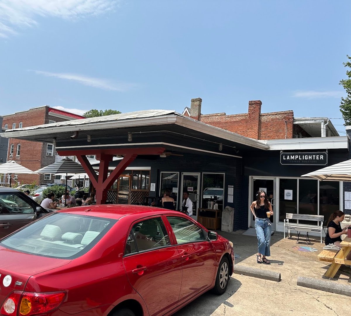 Storefront of Lamplighter Coffee Roasters - Addison St, specialty coffee shop in Richmond