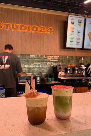 Studio 24 Artful Coffee specialty coffee shop in Miami - photo 11