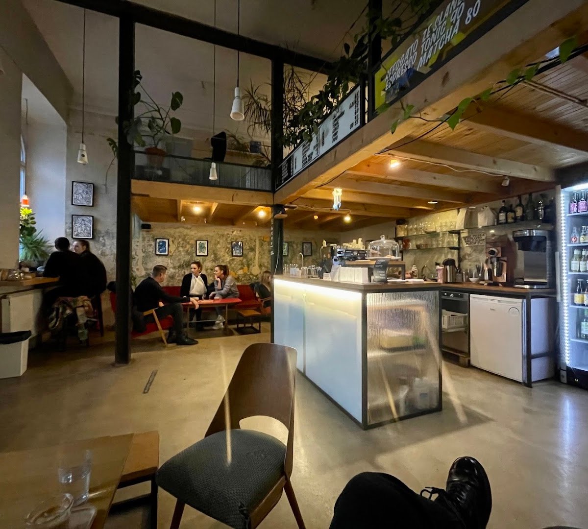 Interior of Ye's kafe | studio, specialty coffee shop in Prague
