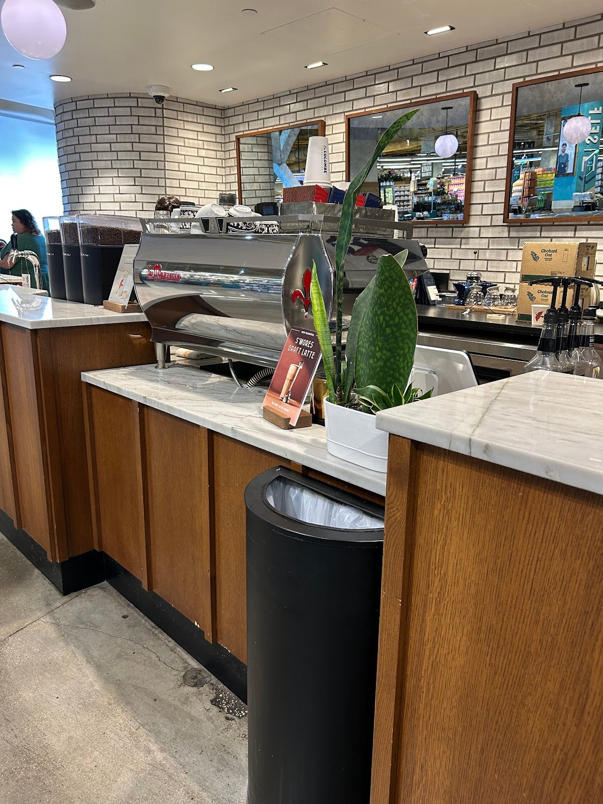 La Colombe Coffee Workshop specialty coffee shop in Austin - photo 5