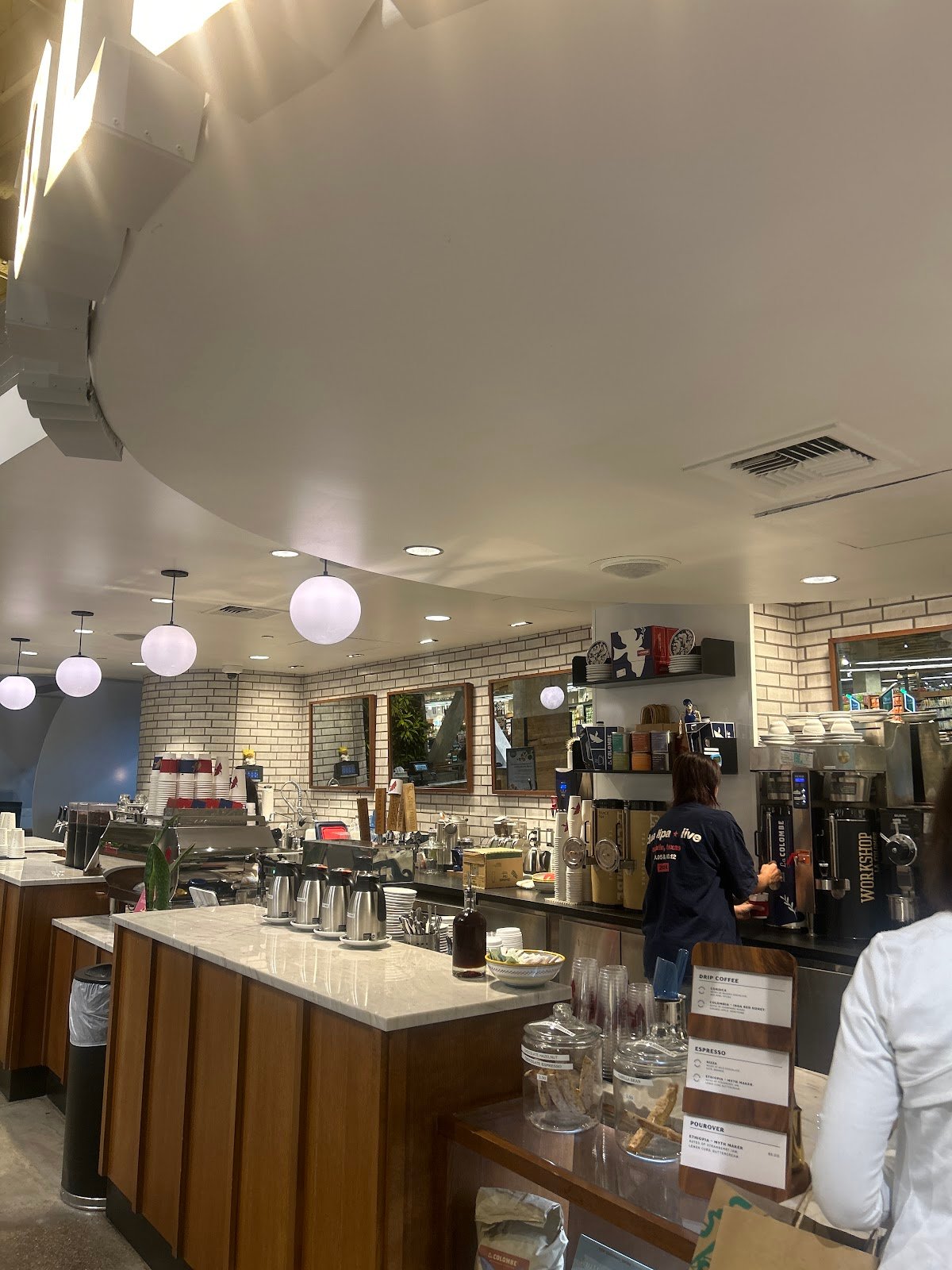 La Colombe Coffee Workshop specialty coffee shop in Austin - photo 6