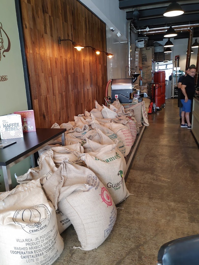 ZAZZA Kaffeerösterei specialty coffee shop in Berlin - photo 11