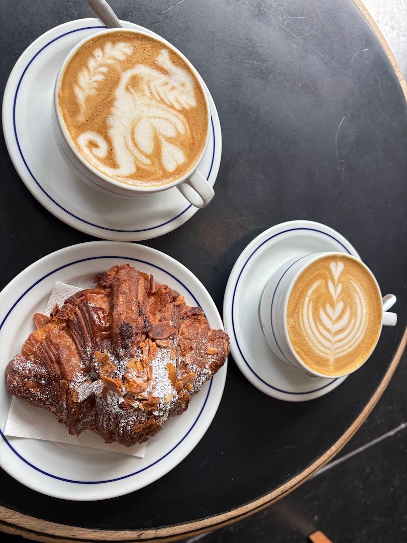 Coffee at Combi Coffee Roasters, specialty coffee shop in Porto