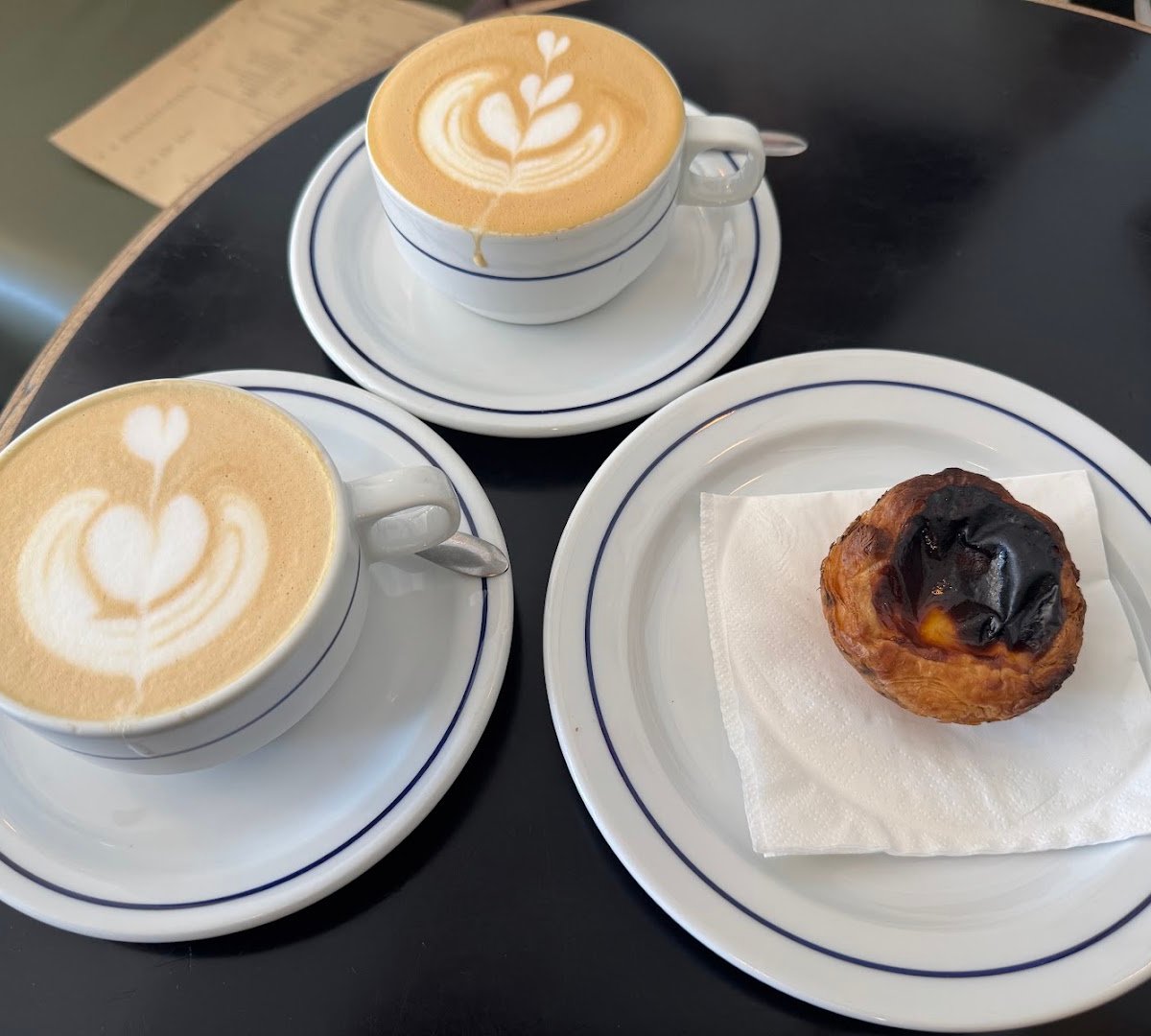 Coffee at Combi Coffee Roasters, specialty coffee shop in Porto