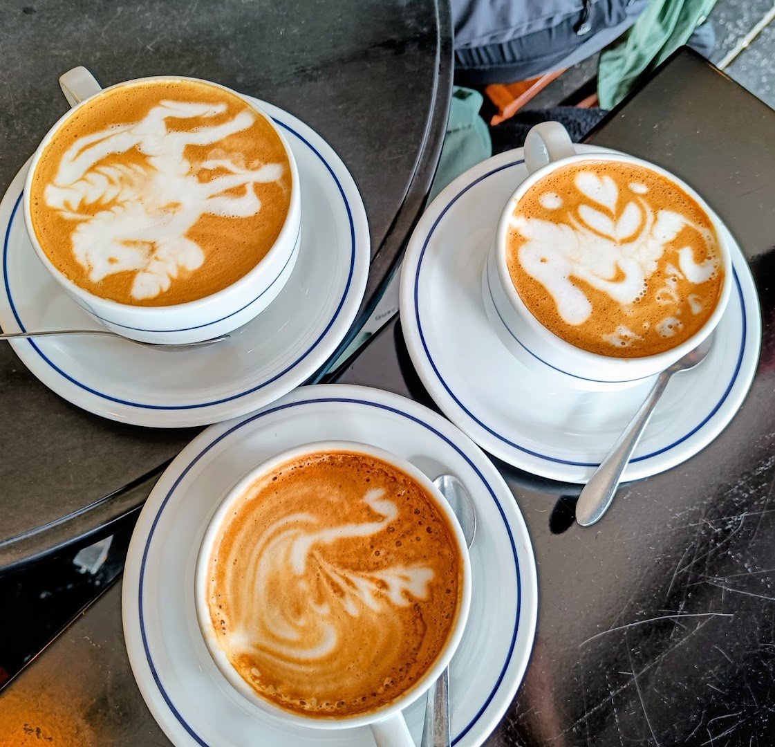 Coffee at Combi Coffee Roasters, specialty coffee shop in Porto