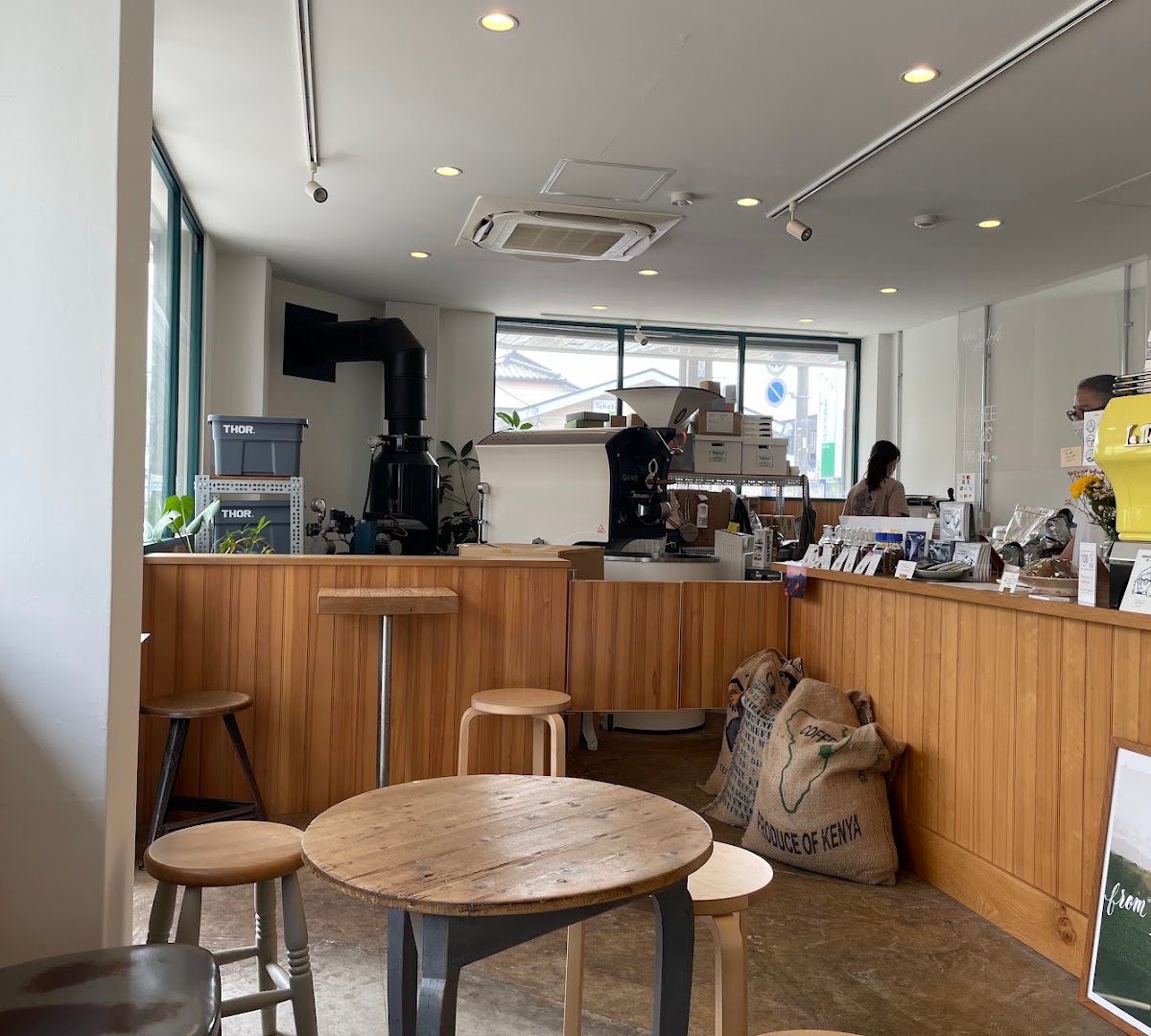 Interior of SEVEN STEPS COFFEE CLUB, specialty coffee shop in Tokyo