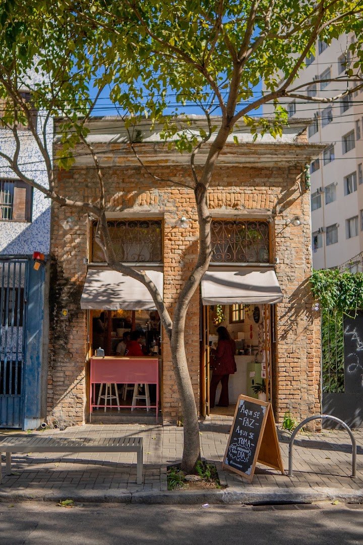 Storefront of Empírico Café, specialty coffee shop in São Paulo