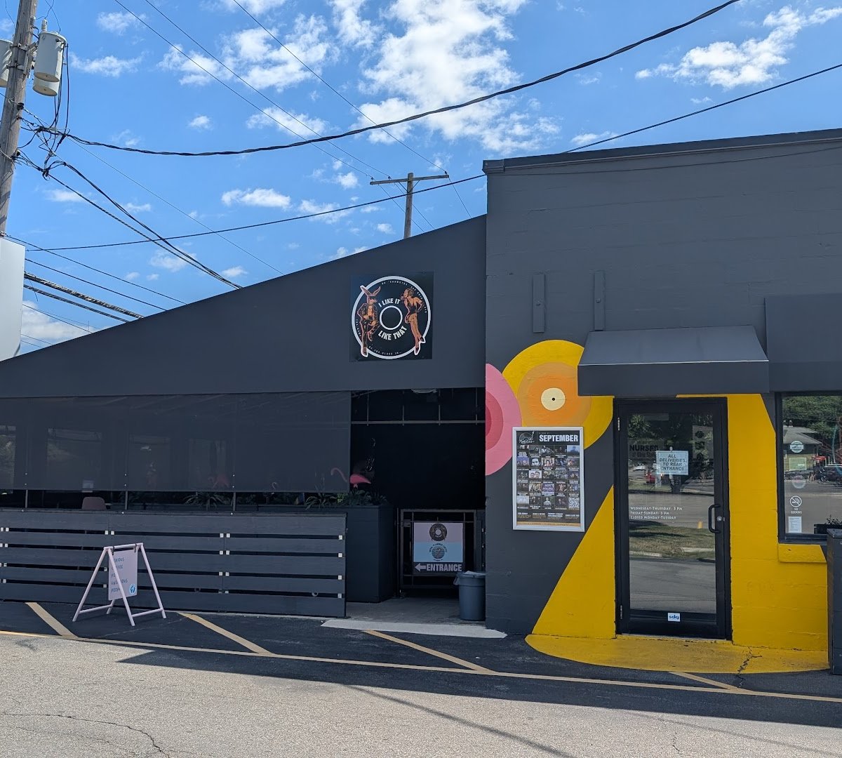 Royal Flamingo Coffee House specialty coffee shop in Columbus - photo 2