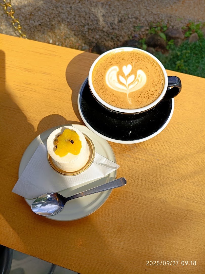 Coffee at REC COFFEE Suidobashi, specialty coffee shop in Tokyo