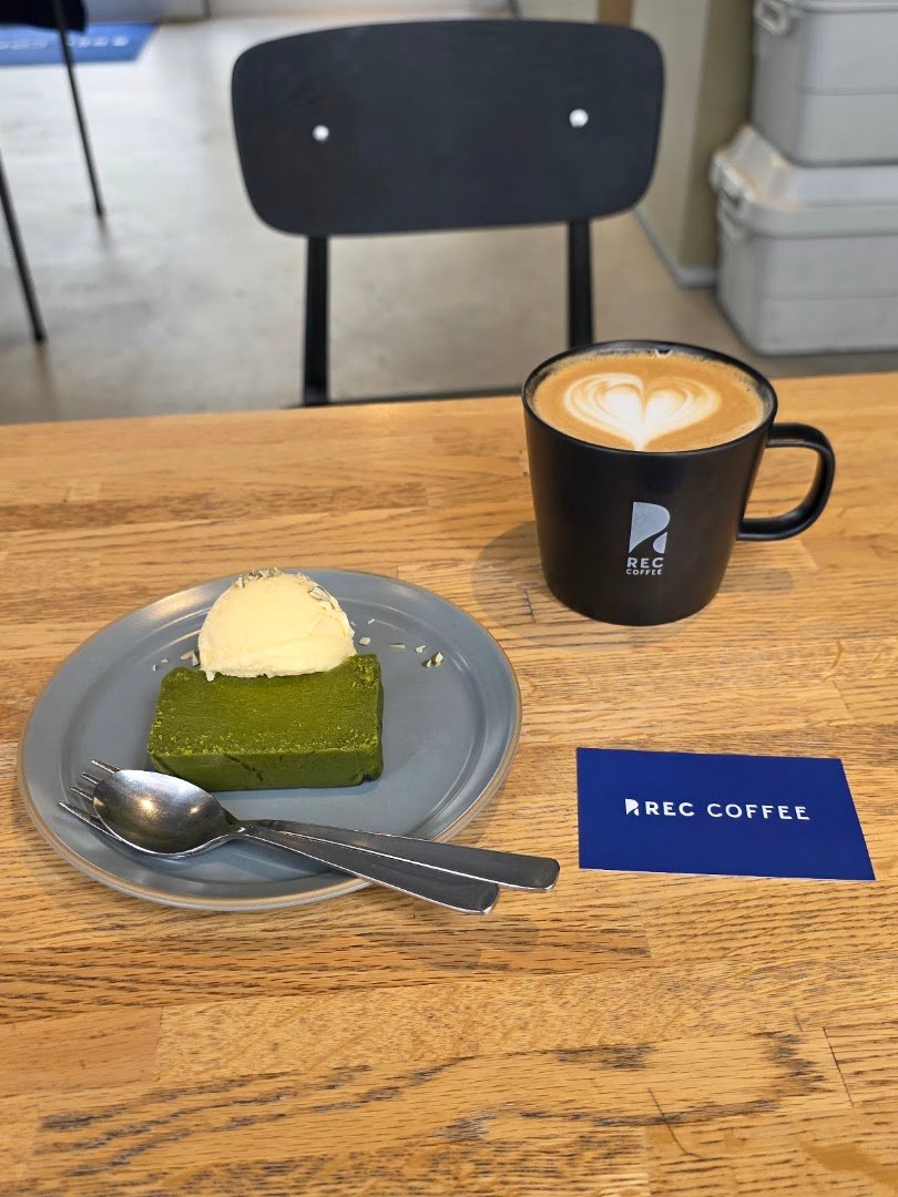 Coffee at REC COFFEE Suidobashi, specialty coffee shop in Tokyo
