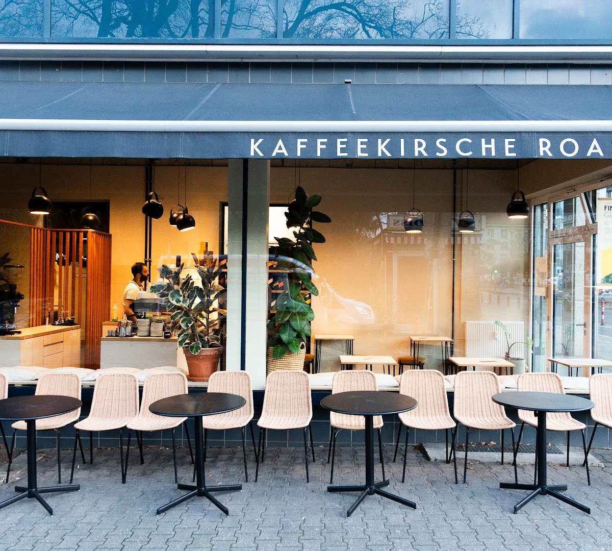Kaffeekirsche Roastery Tempelhofer Damm specialty coffee shop in Berlin - photo 2