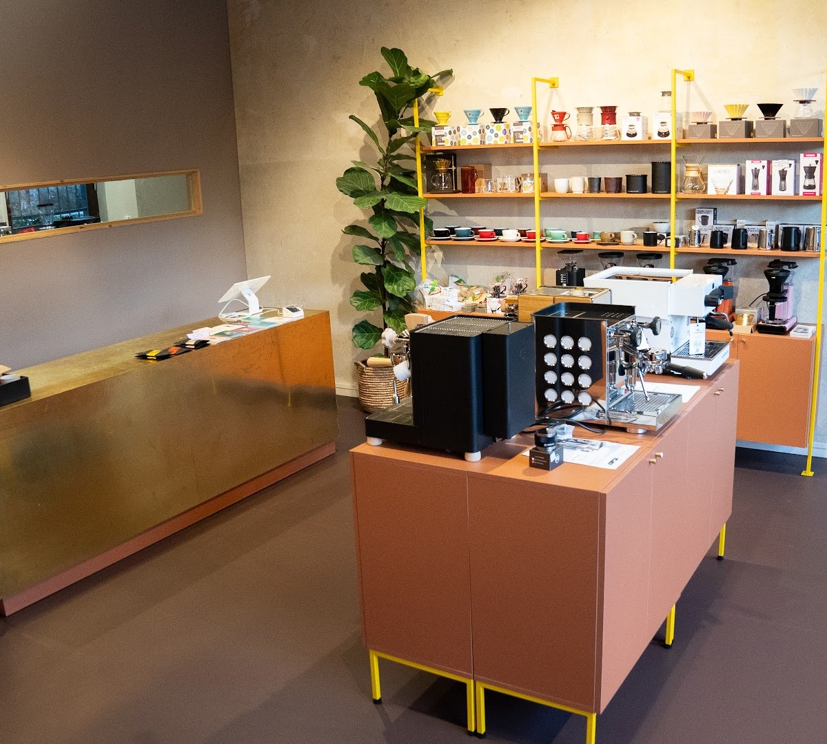 Kaffeekirsche Roastery Tempelhofer Damm specialty coffee shop in Berlin - photo 4