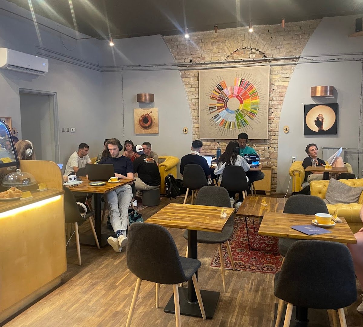 Mantra Specialty Coffee Minibar specialty coffee shop in Budapest - photo 4