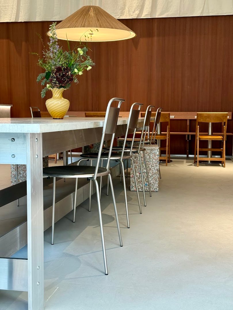Original Coffee Carlsberg Byen (Bag Elefanterne) specialty coffee shop in Copenhagen - photo 4