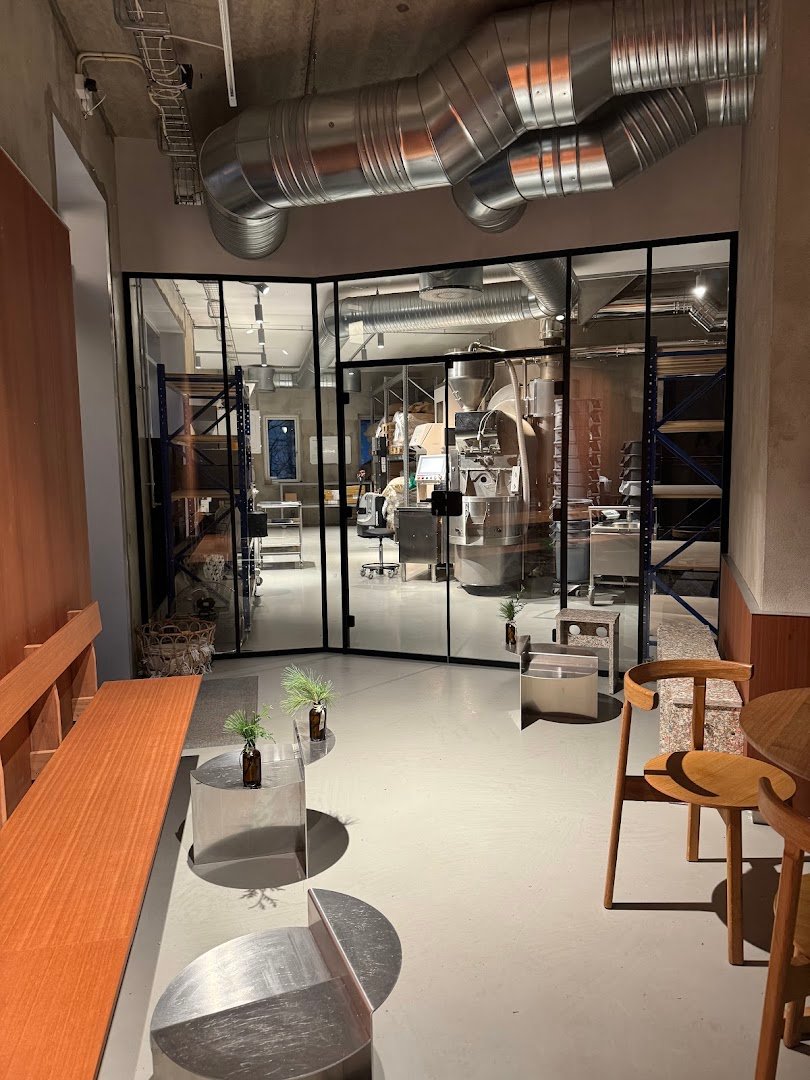 Original Coffee Carlsberg Byen (Bag Elefanterne) specialty coffee shop in Copenhagen - photo 8