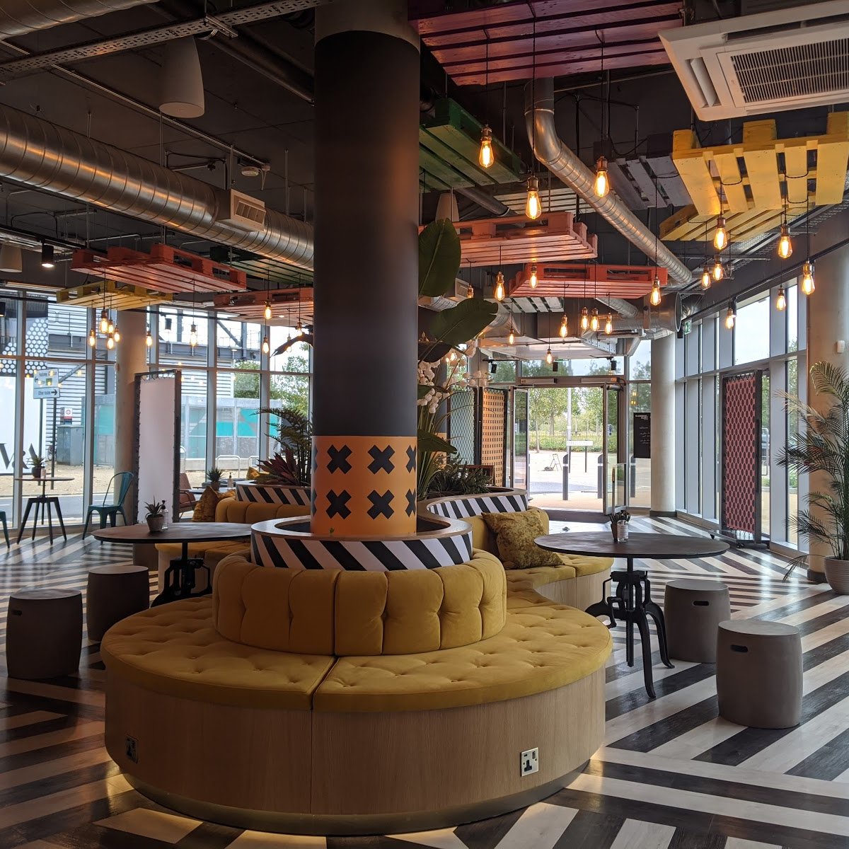 Clarnico Coffee specialty coffee shop in London - photo 15