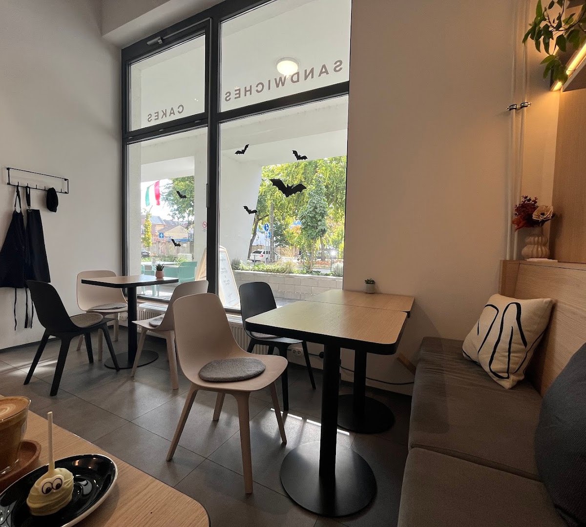 Bringiton coffee & bikes specialty coffee shop in Budapest - photo 8