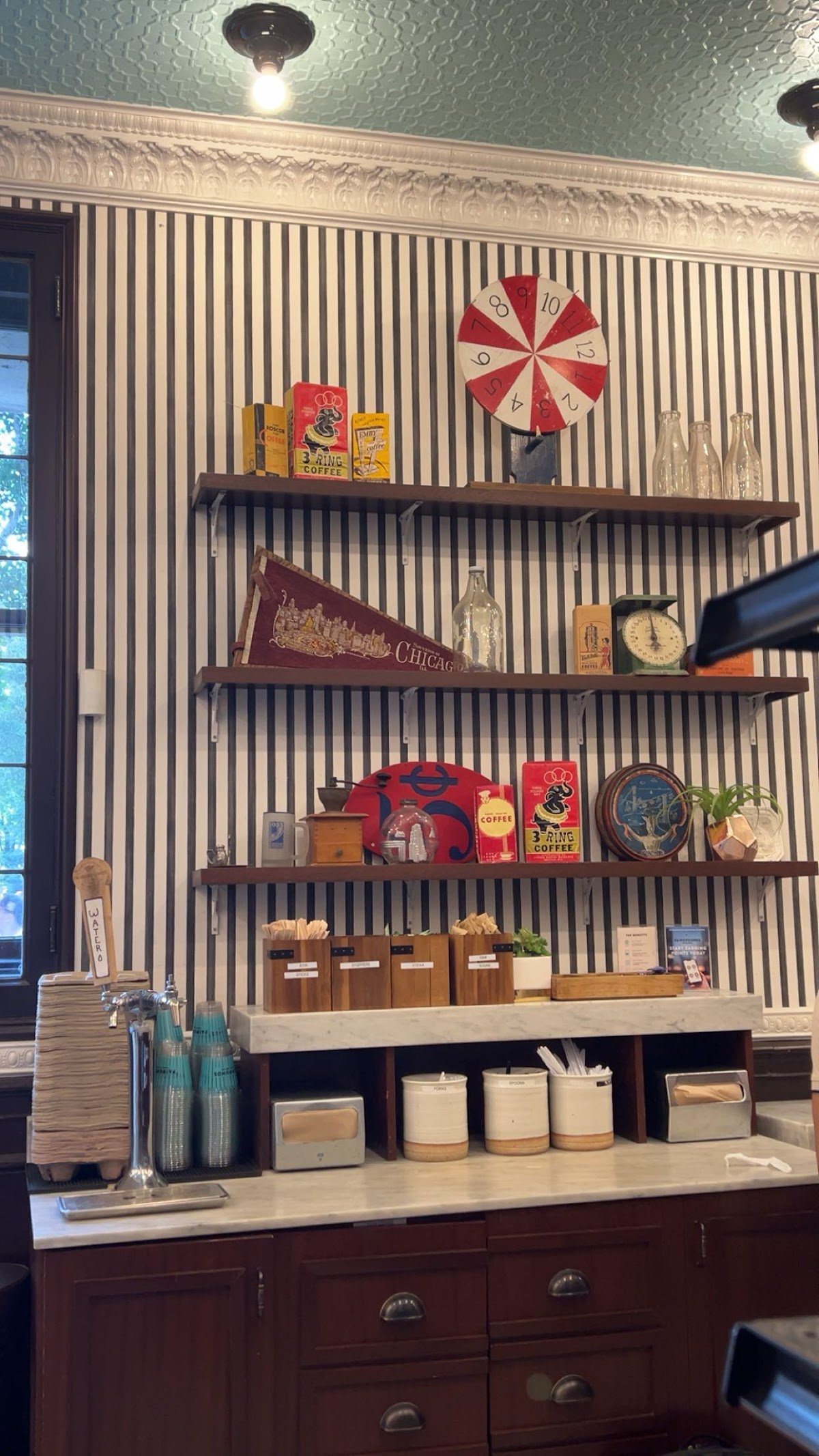 Fairgrounds Craft Coffee and Tea specialty coffee shop in Chicago - photo 6