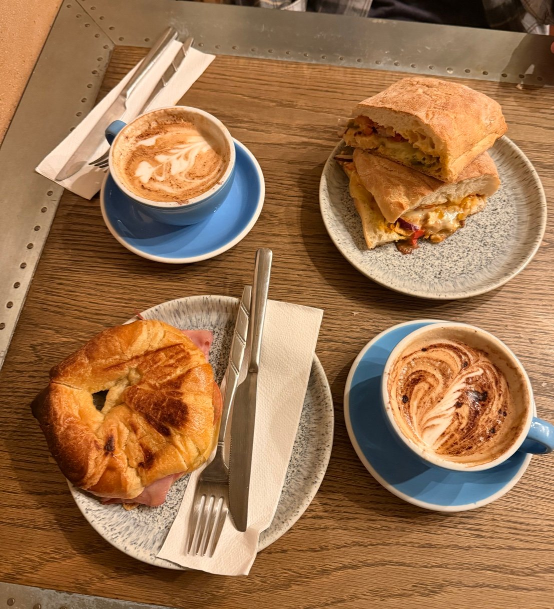 The Coffee Traveller specialty coffee shop in London - photo 2