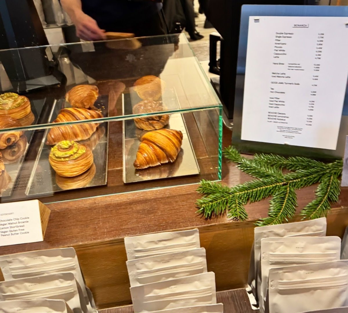 Bonanza Coffee Heroes specialty coffee shop in Berlin - photo 9