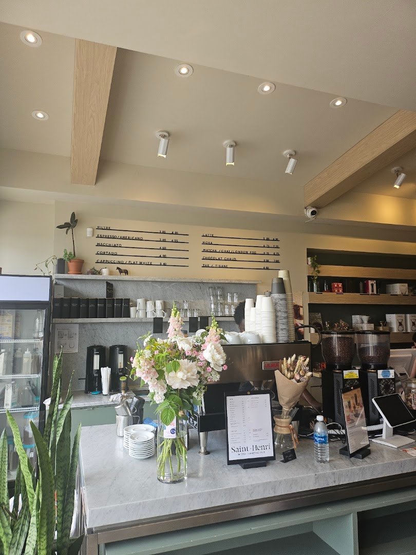 Interior of Café Saint-Henri (Marché Jean-Talon), specialty coffee shop in Montreal