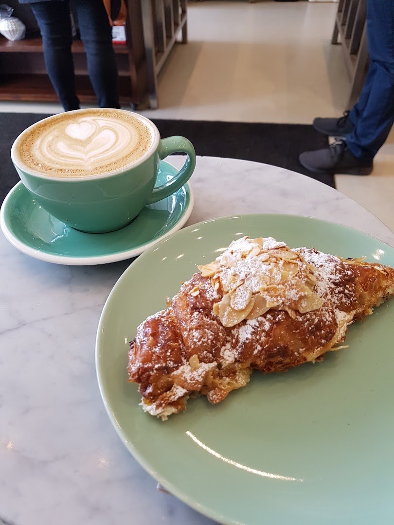 Coffee at Café Saint-Henri (Marché Jean-Talon), specialty coffee shop in Montreal