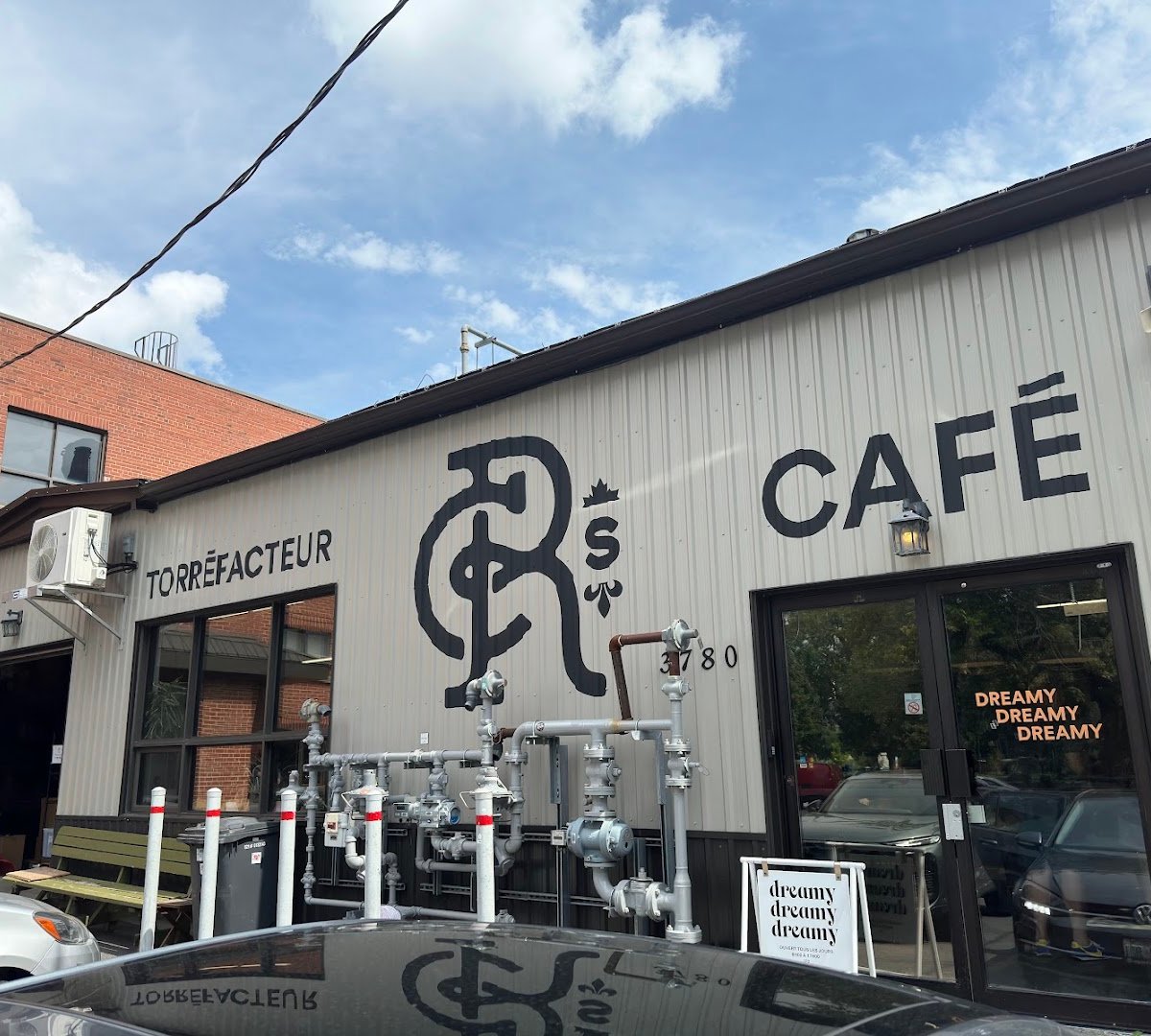 Storefront of Dreamy, specialty coffee shop in Montreal