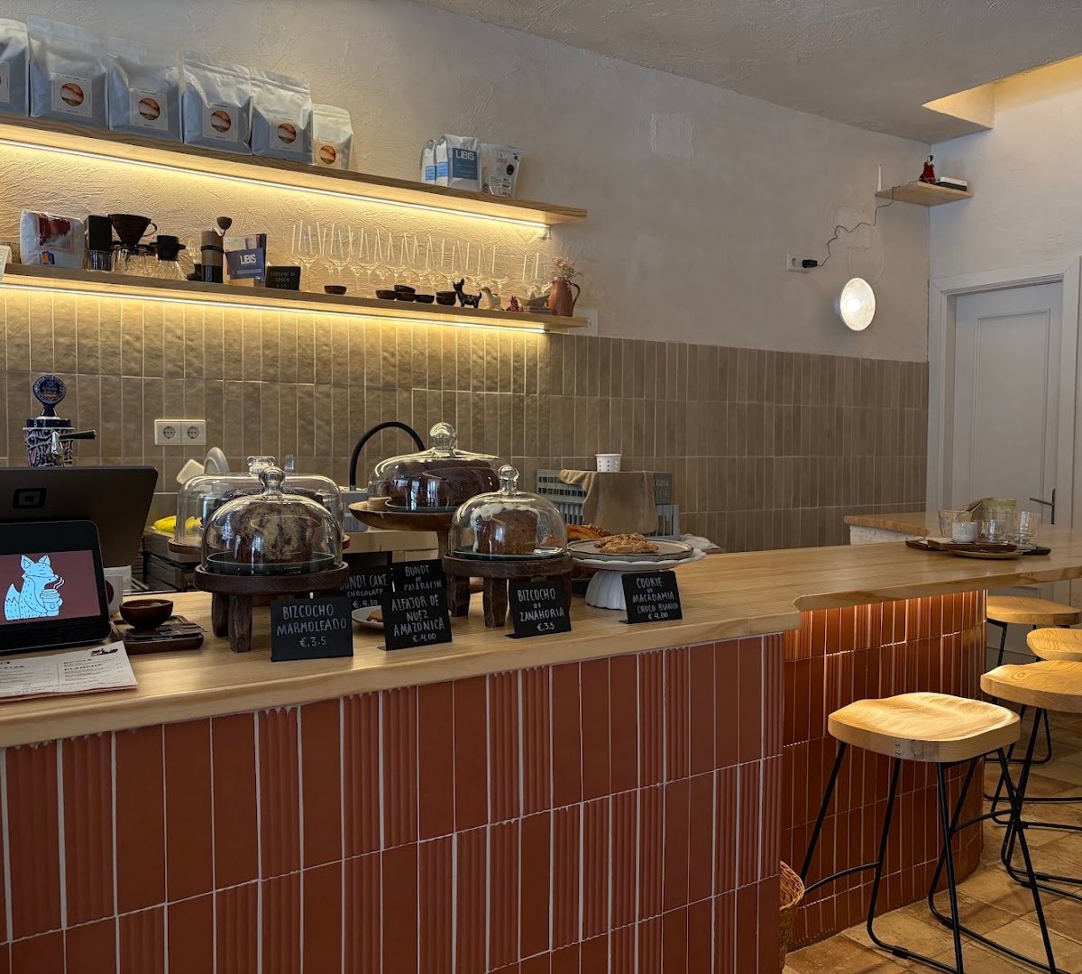 Nuna Coffee Shop specialty coffee shop in Madrid - photo 2