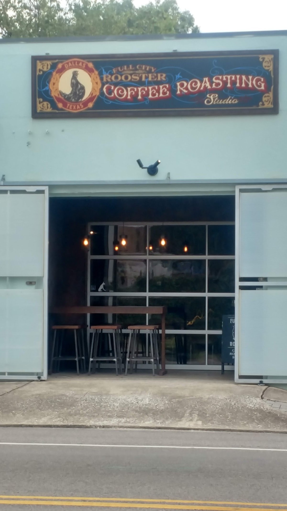 FULL CITY ROOSTER specialty coffee shop in Dallas - photo 14