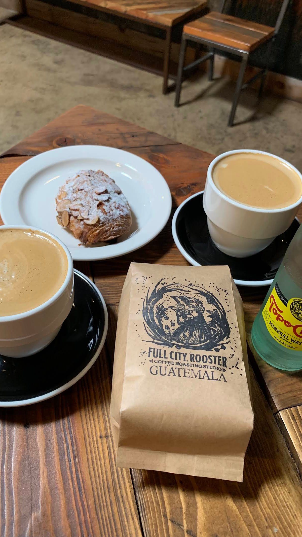 FULL CITY ROOSTER specialty coffee shop in Dallas - photo 9