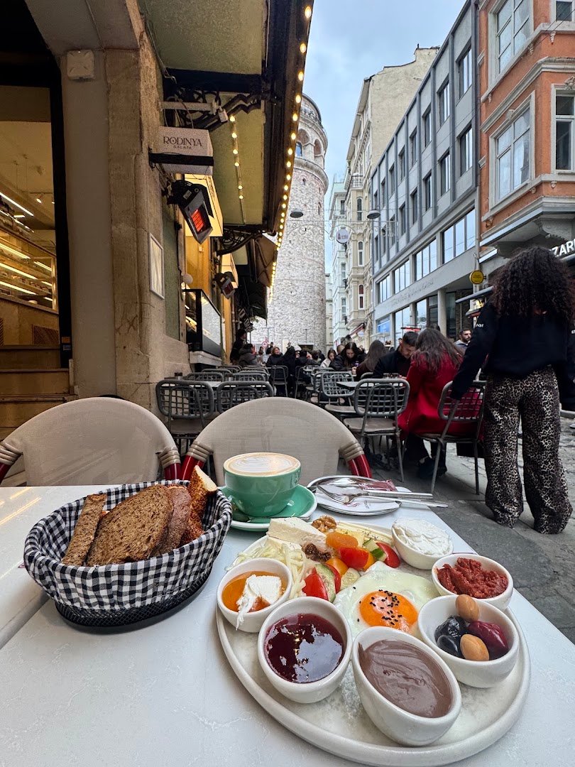 Louvell & Co Galata specialty coffee shop in Istanbul - photo 8