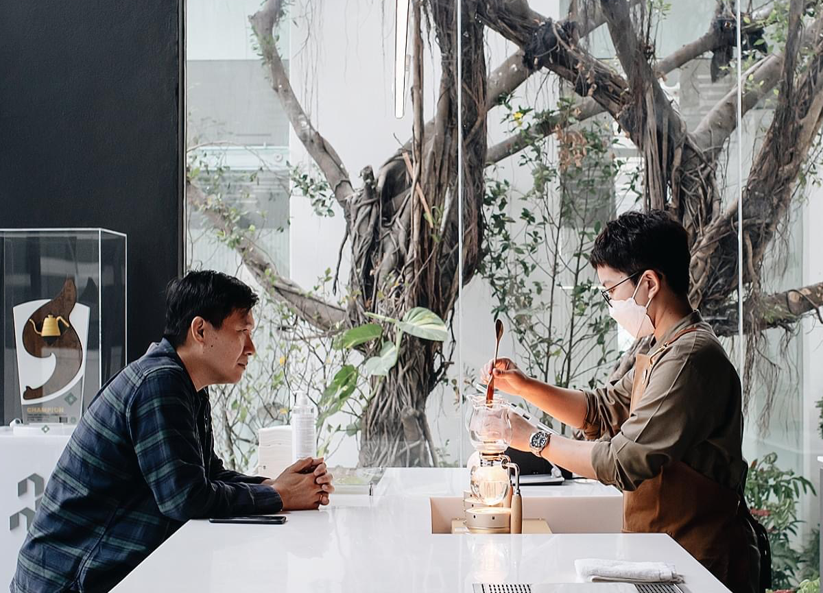 Nana Coffee Roasters Bangna specialty coffee shop in Bangkok - photo 5
