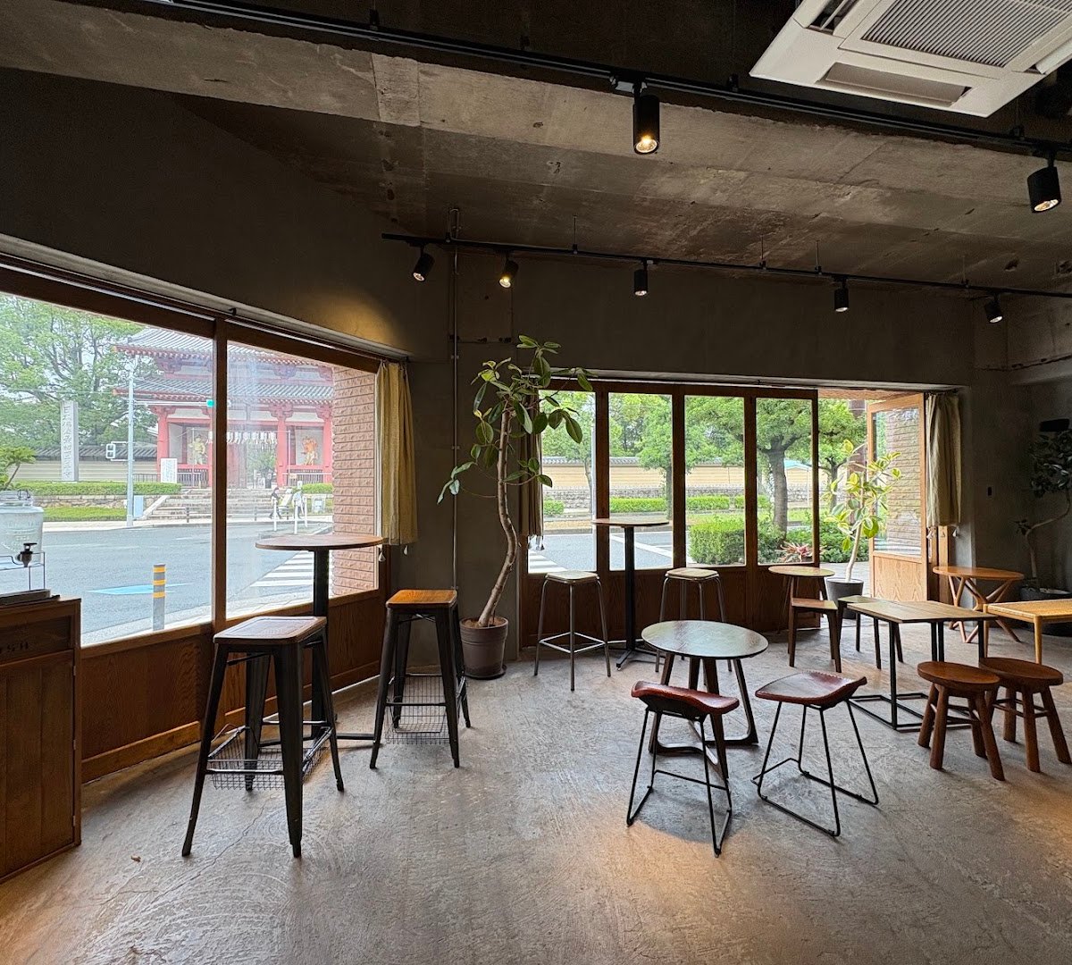 Interior of AUN COFFEE, specialty coffee shop in Osaka