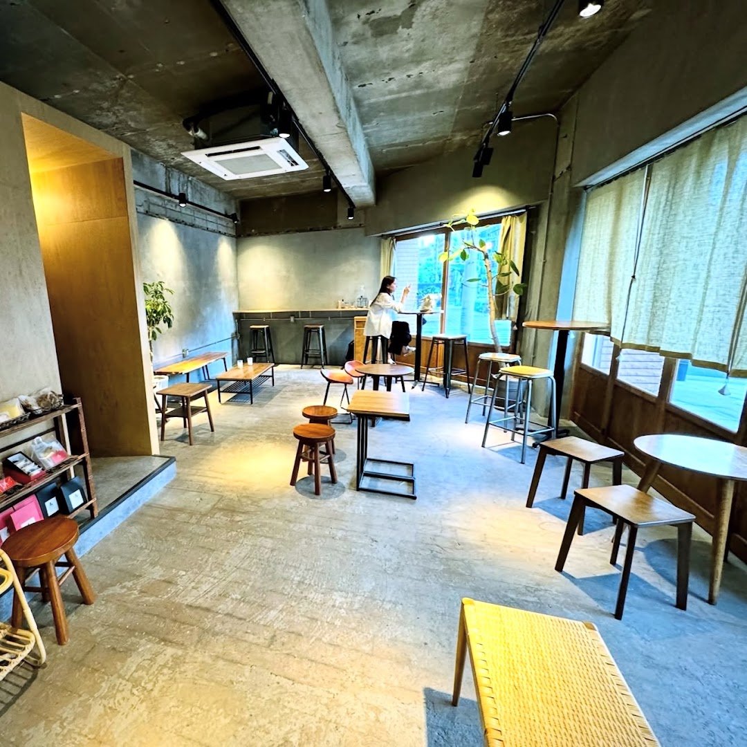 Interior of AUN COFFEE, specialty coffee shop in Osaka