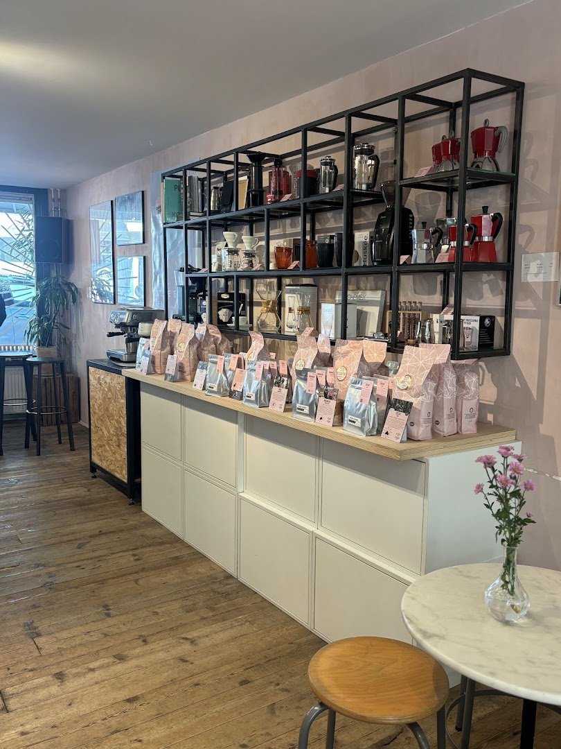 Badeta Coffee Roasters De Pijp specialty coffee shop in Amsterdam - photo 3