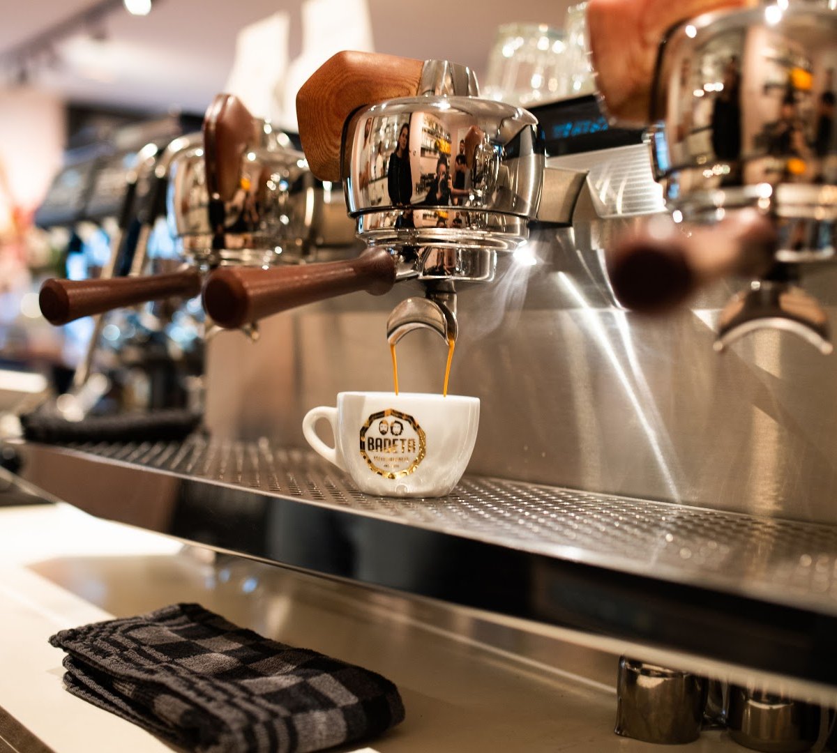 Badeta Coffee Roasters De Pijp specialty coffee shop in Amsterdam - photo 5