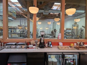 Roseline Coffee Cafe & Roastery specialty coffee shop in Portland - photo 7