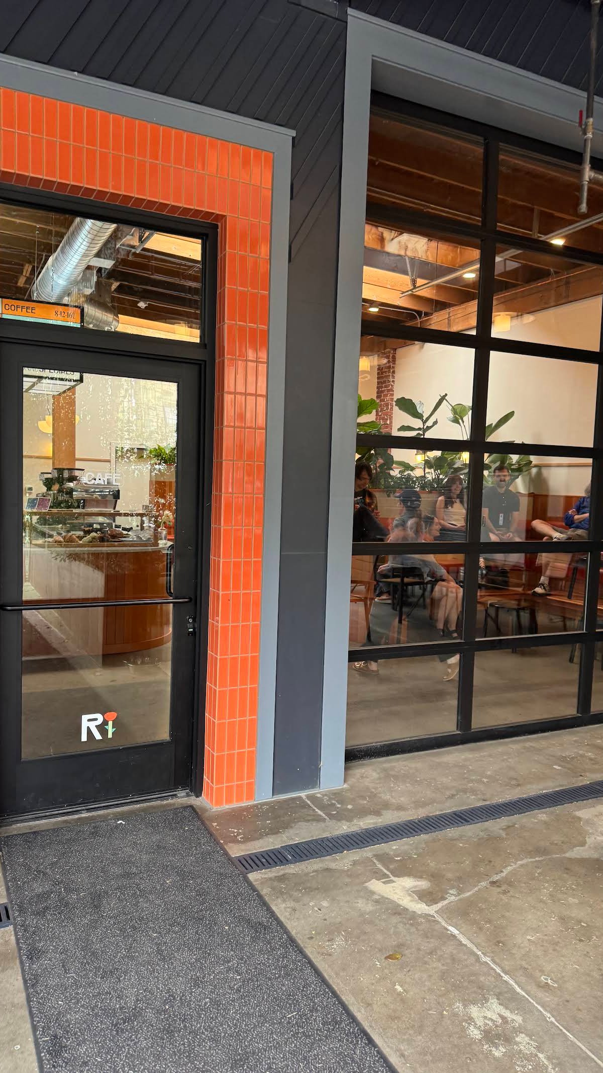 Roseline Coffee Cafe & Roastery specialty coffee shop in Portland - photo 10