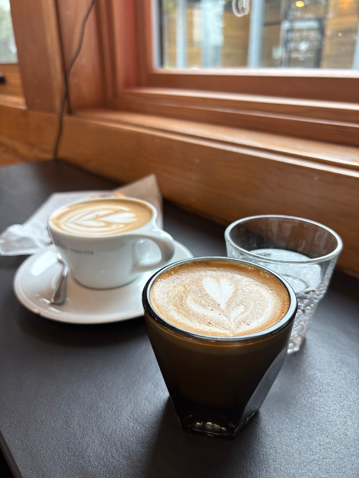 Houndstooth Coffee specialty coffee shop in Dallas - photo 4