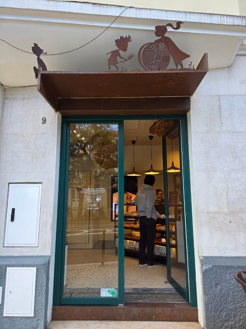 Storefront of Gleba Príncipe Real – Padaria & Café de Especialidade, specialty coffee shop in Lisbon