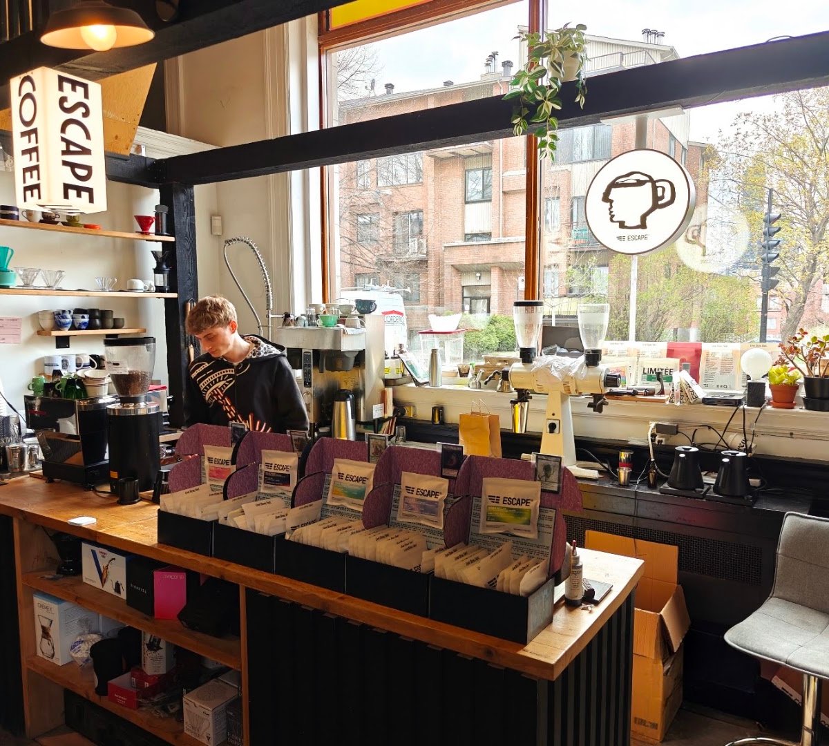 Interior of Escape - Lab à Café, specialty coffee shop in Montreal