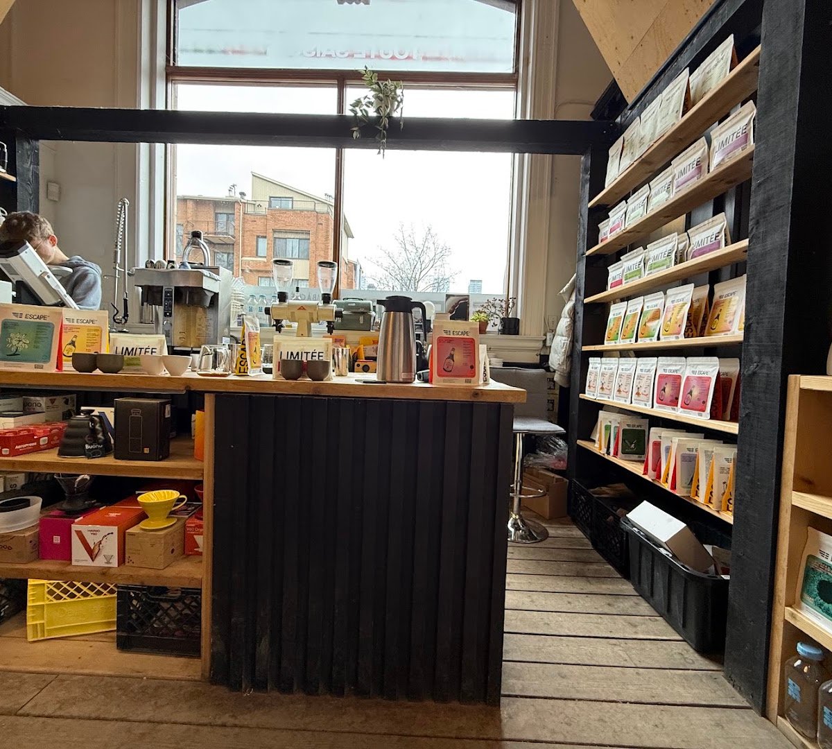 Interior of Escape - Lab à Café, specialty coffee shop in Montreal